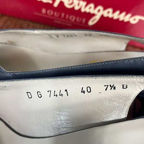 Vintage Salvatore Ferragamo Gray Slingback Open Toe Pump Low Heel Women's 7.5 - Picture 5 of 9